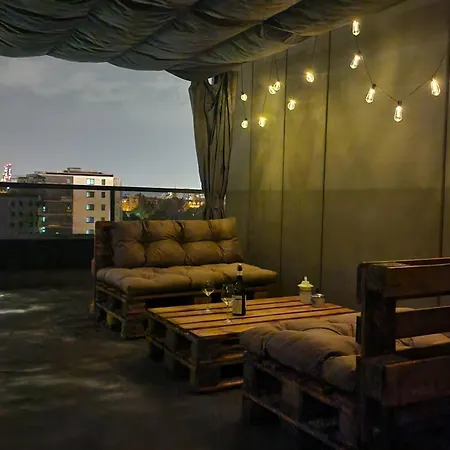 Apartman Z Tarasem I Miejscem Postojowym *