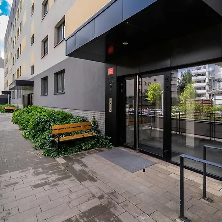 Z Tarasem I Miejscem Postojowym