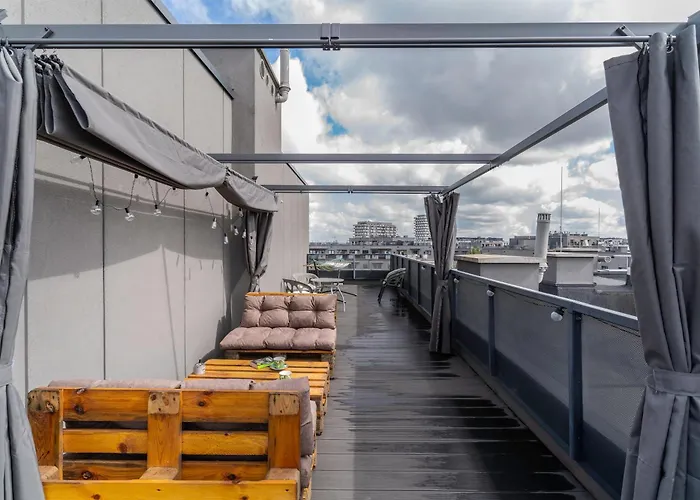 Z Tarasem I Miejscem Postojowym Apartament